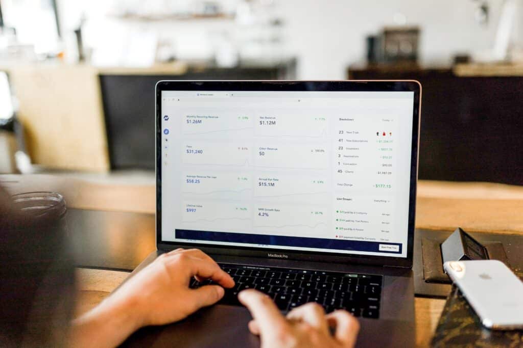 CRM для интернет-магазина – стоит ли в нее инвестировать?